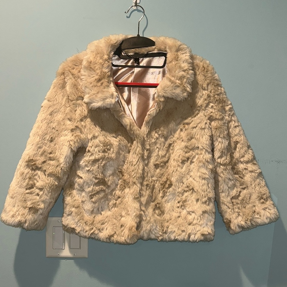 H&M women’s faux fur coat cropped Size 6